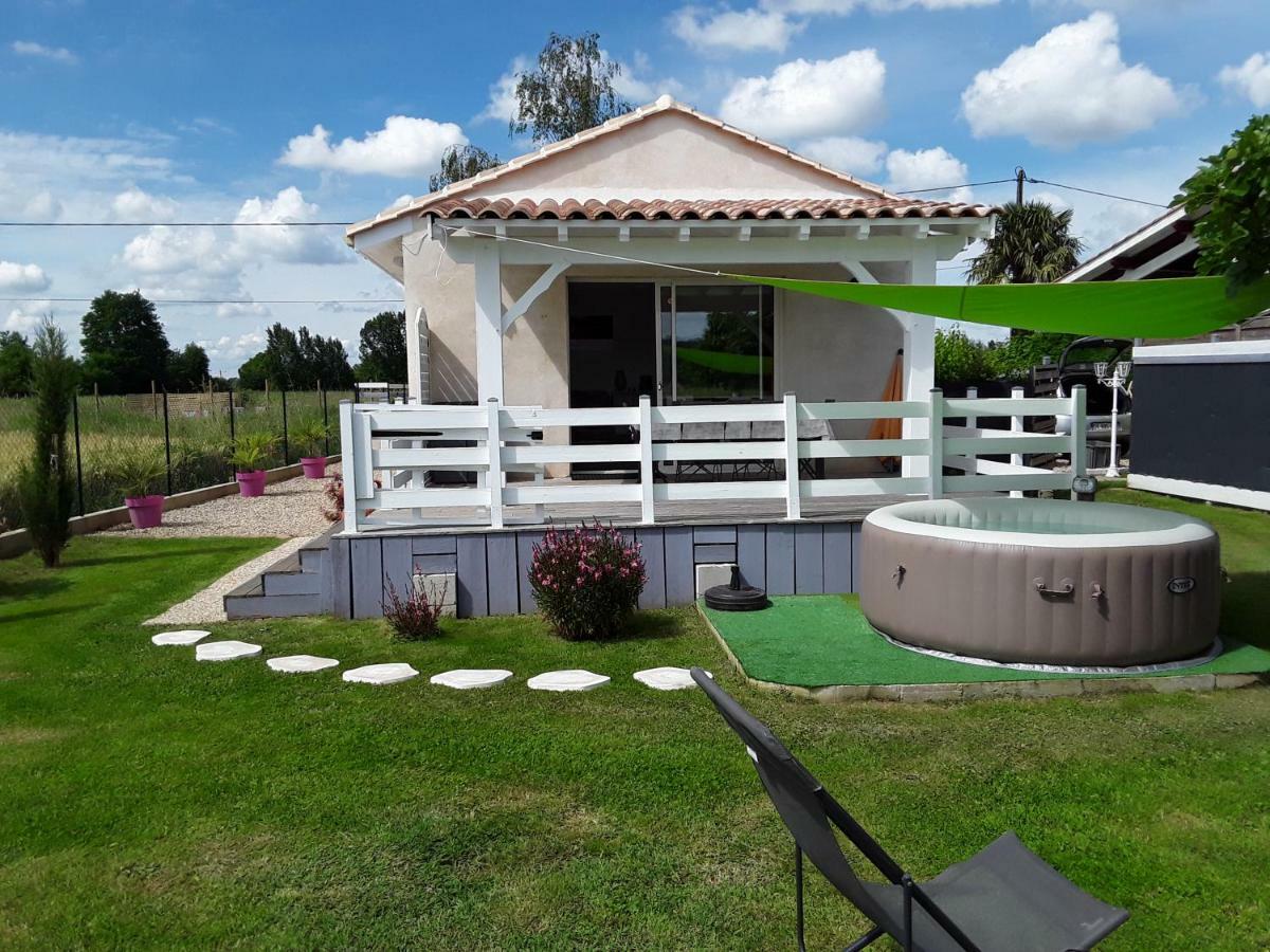 La Riviere Villa Pujols  Exterior photo